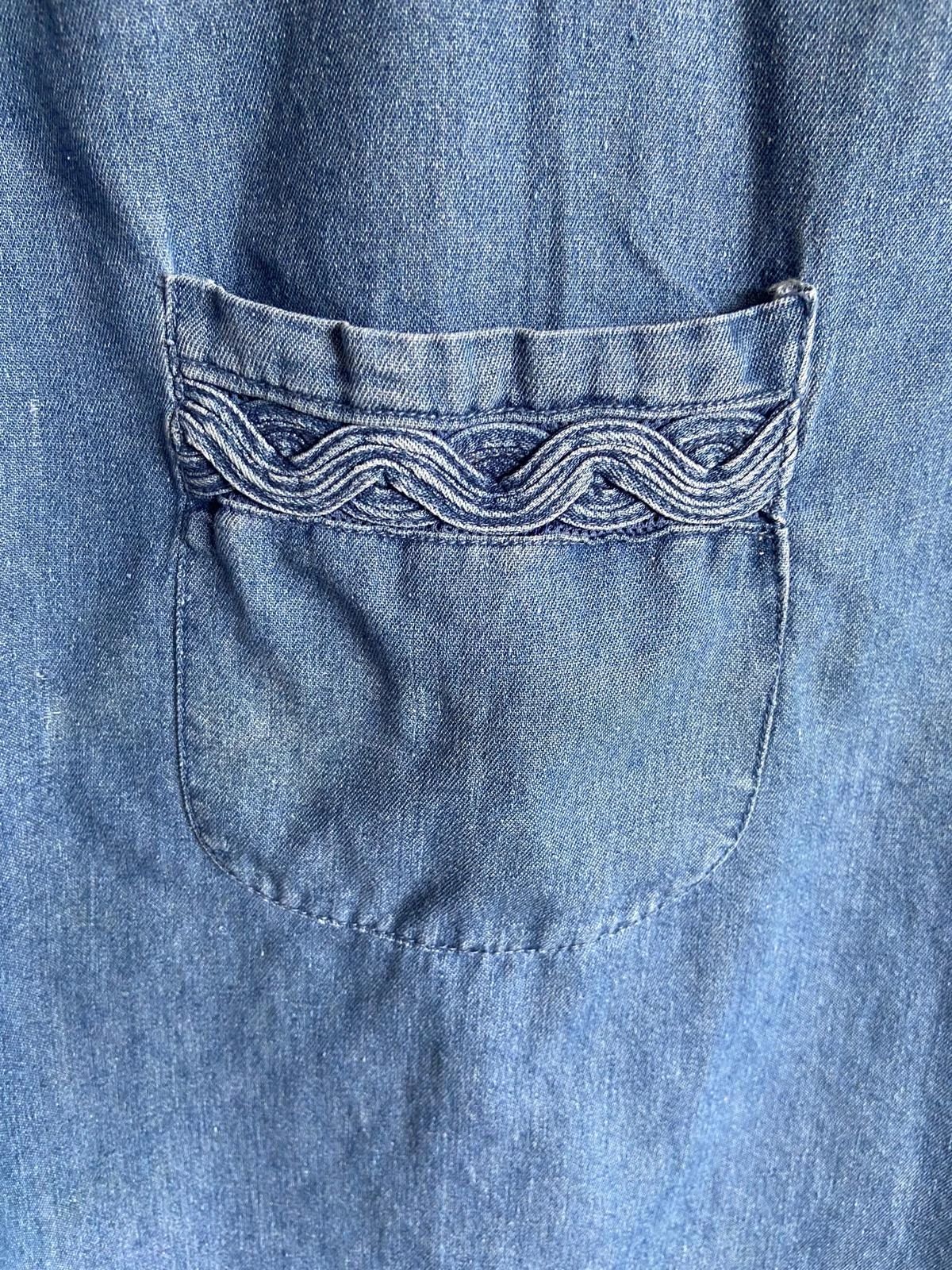 Vestido jeans de alças, bolso central, folgado. Tamanho M/L – photo 4